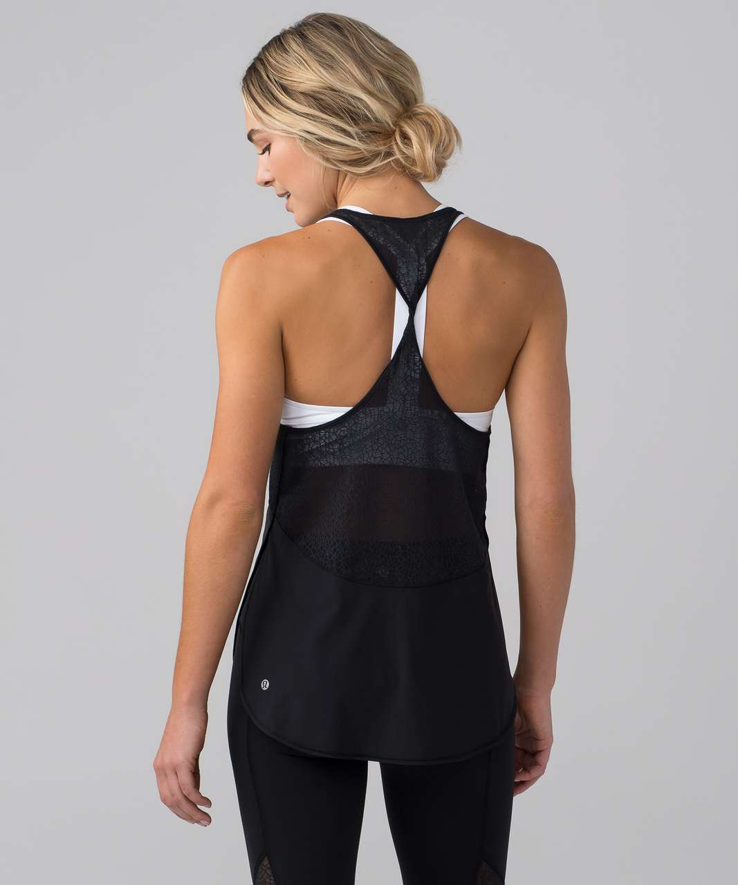 Lululemon Twist & Train Tank NWOT for Sale in Wheeling, IL - OfferUp