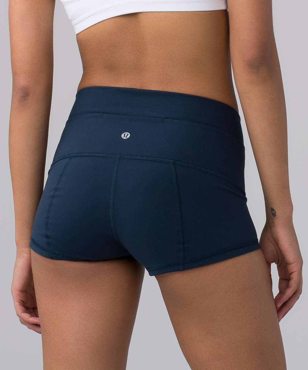 Item 890147 - Lululemon Wunder Short *Full-On Luon 2 - Women's