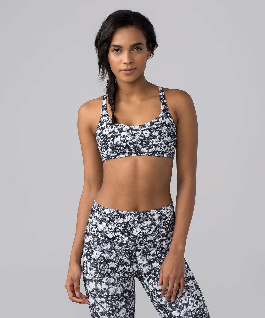 Lululemon Free To Be Zen Bra - Power Luxtreme Spray Jacquard Shocking Blue  Black / Black - lulu fanatics