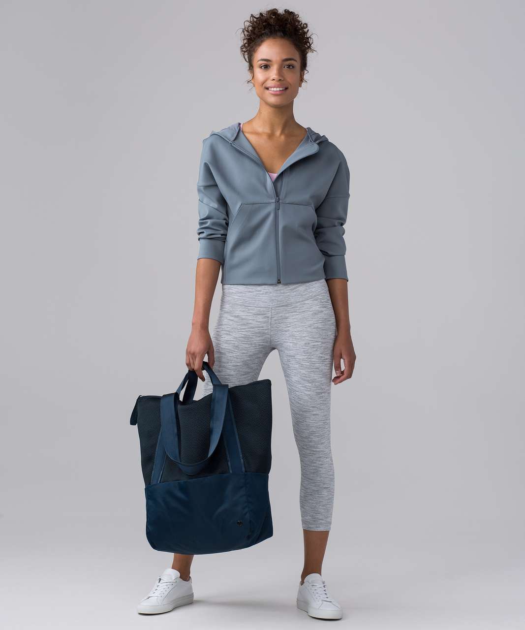 lululemon hot mesh tote