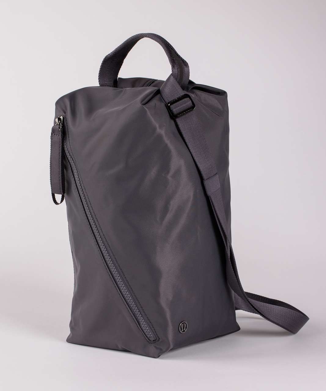 Lululemon Fast Track Bag (3L) - Dark Carbon - lulu fanatics