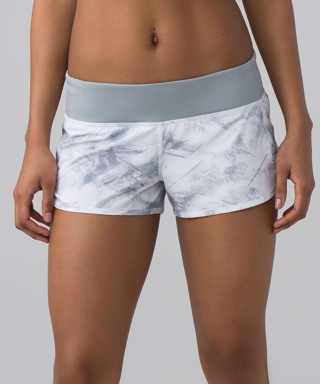 Lululemon Speed Short (4-way Stretch 2.5") - Breeze By White Light Cast / Light Cast