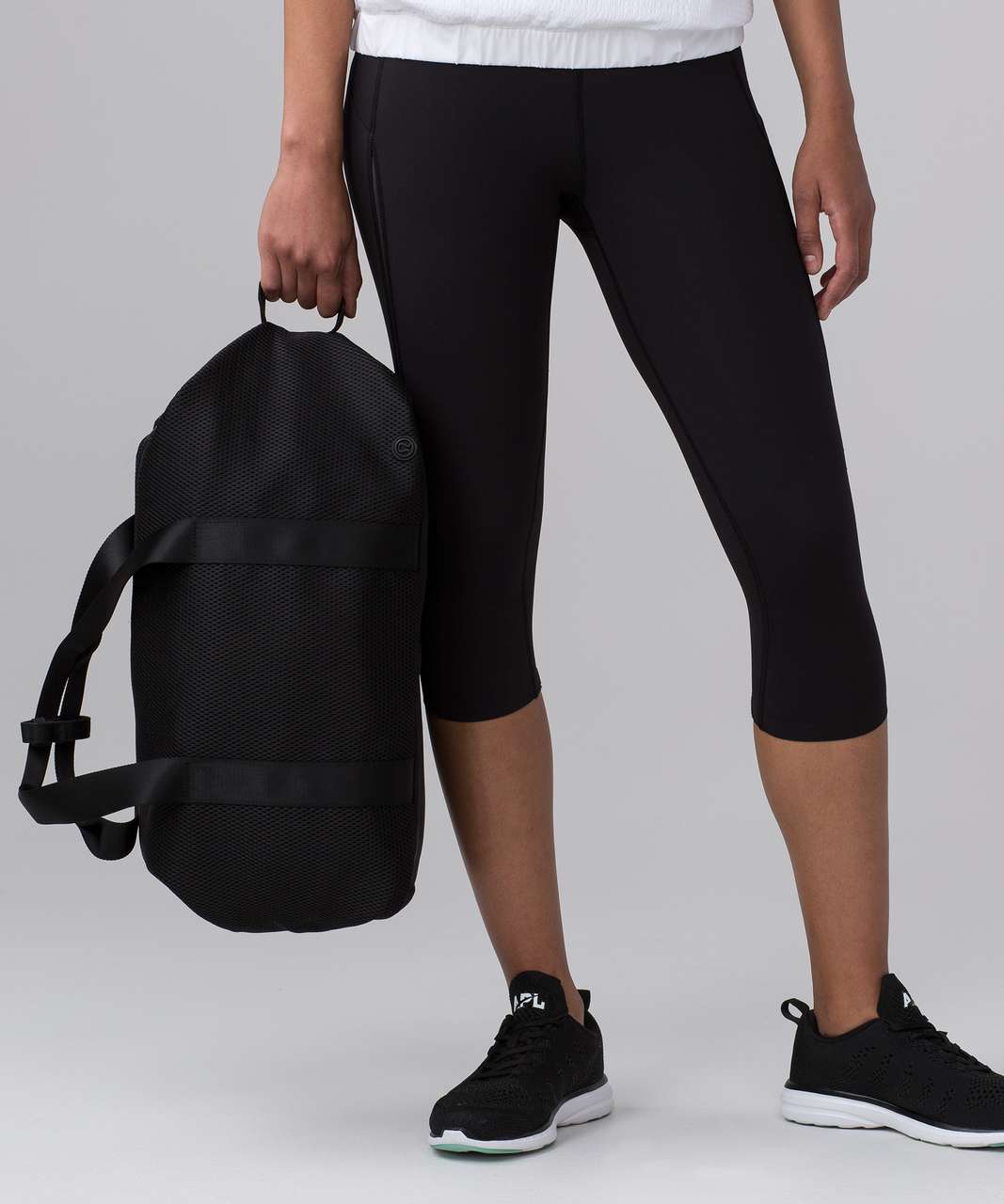 Lululemon Fast Track Duffel (Mesh) (Heatproof Pocket 19L) - Black