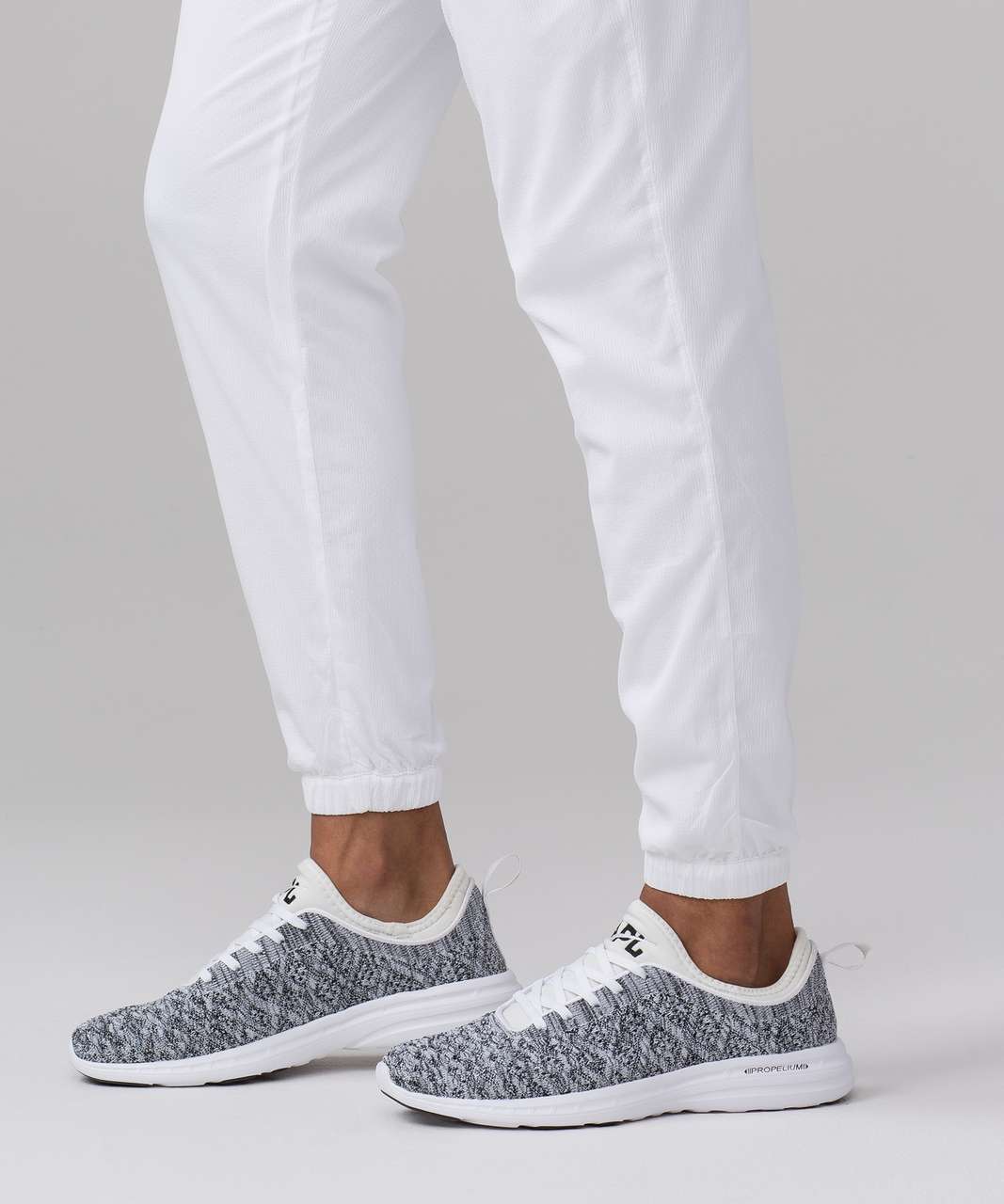 Lululemon In-Depth Jogger (28") - White