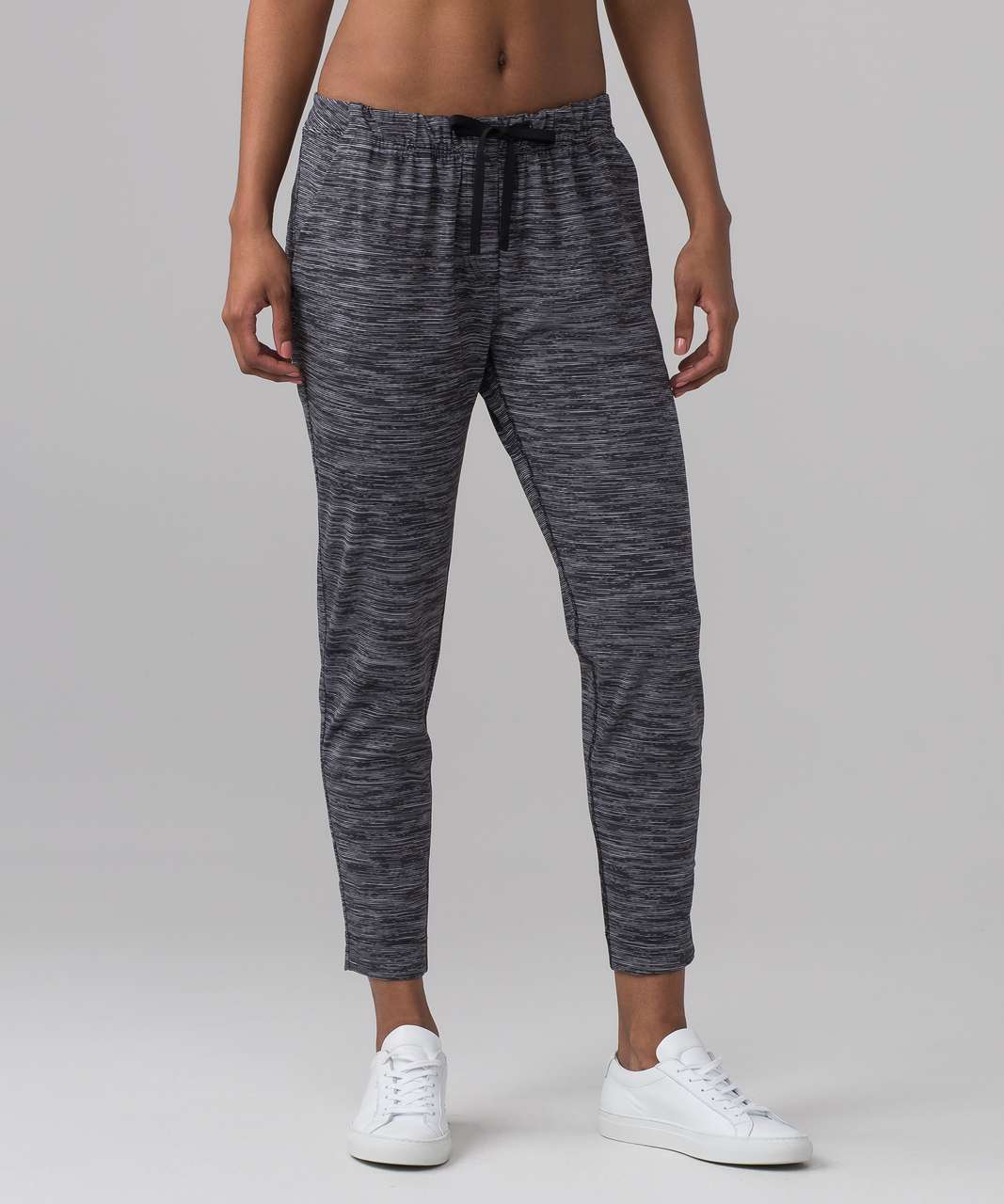 Lululemon Jet Crop (Slim) (Luxtreme 19") - Wee Are From Space Dark Carbon Ice Grey