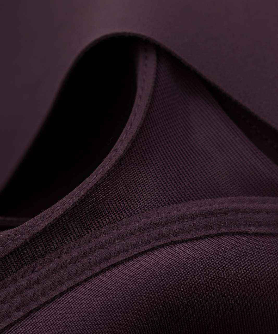 Lululemon Enlite Bra - Black Currant