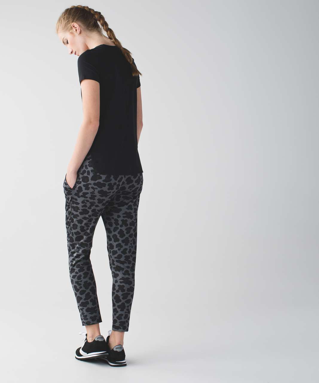 Lululemon Jet Crop (Slim) (Luon 19") - Cherry Cheetah Dark Slate Black