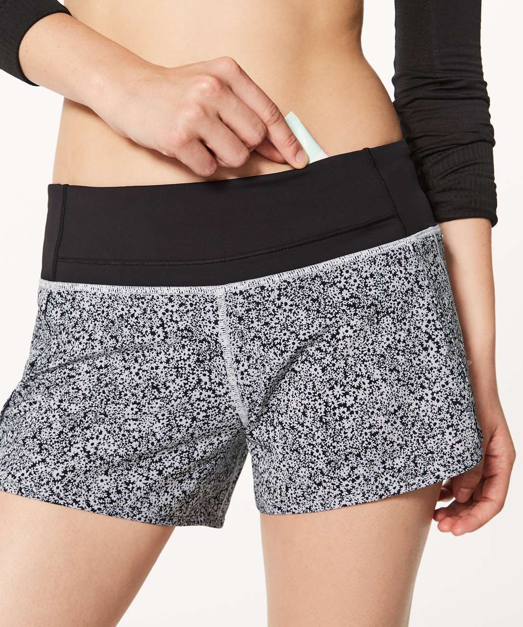 Lululemon Run Times Short (4-way Stretch 4") - Ditsy Daisy White Black / Black