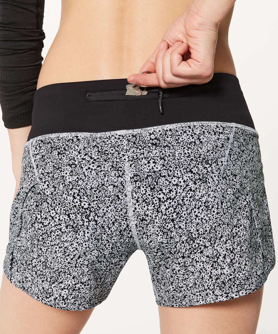 Lululemon Run Times Short (4-way Stretch 4") - Ditsy Daisy White Black / Black