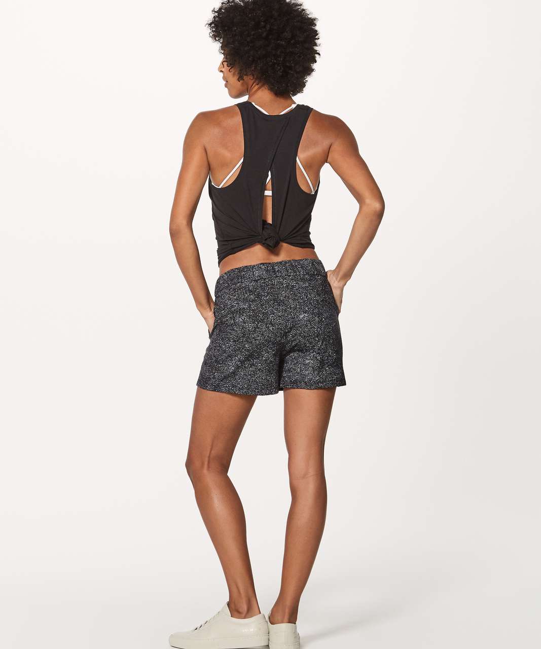 Lululemon On The Fly Short *2.5" - Mini White Noise White Black / Black