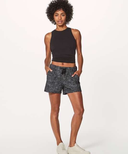 Lululemon On The Fly Short *2.5