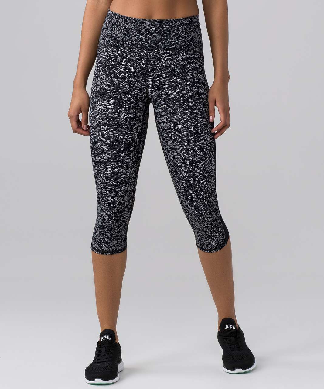 Lululemon Train Times Crop (17") - Soundwave White Black / Black