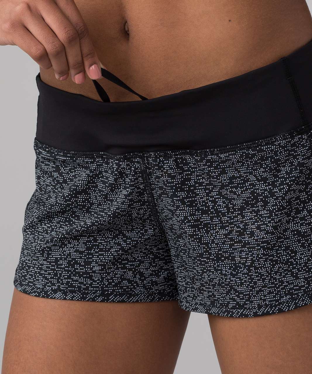 Lululemon Speed Short (2.5") - Soundwave White Black / Black