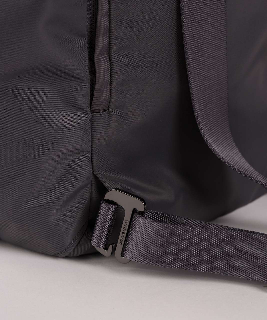 Lululemon Enroute Bag II (17L) - Dark Carbon