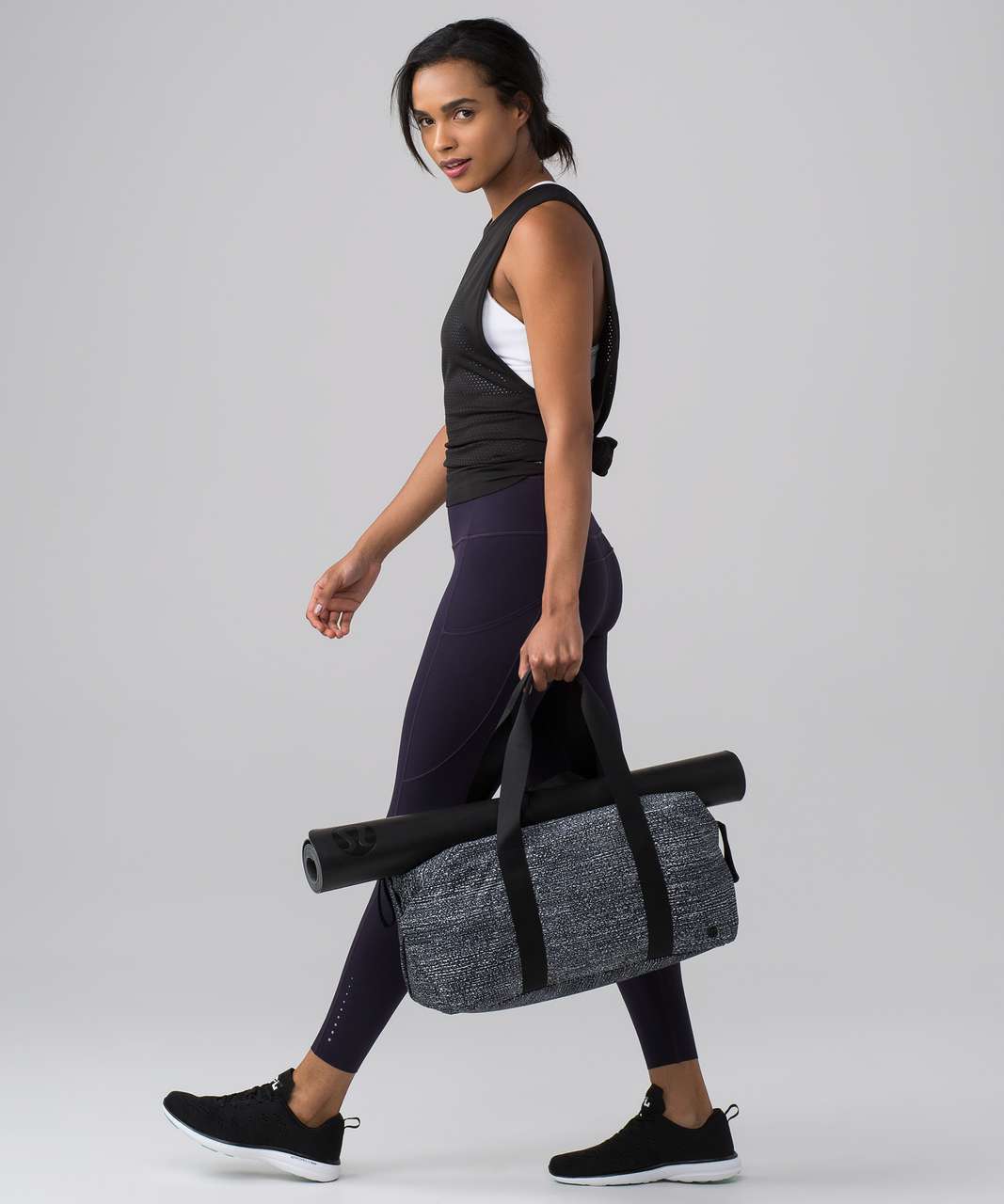 lululemon fast track duffel