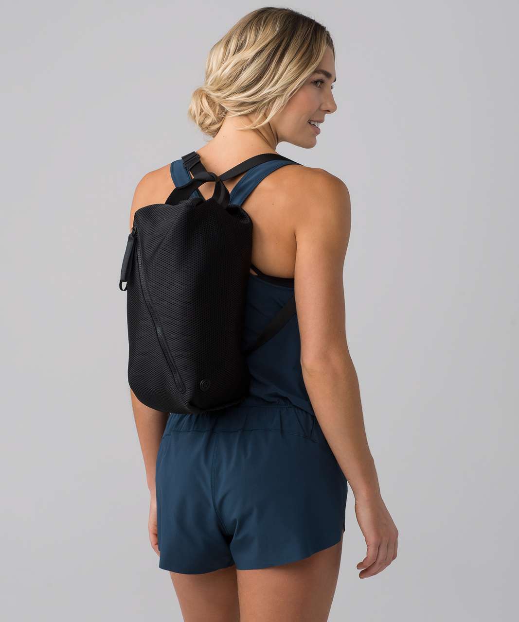 lululemon fast track bag 3l