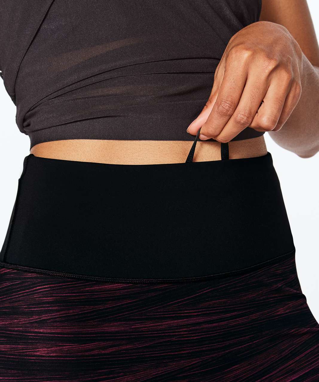 Lululemon Run The Day Crop (17") - Low Tide Blush Berry Black / Black