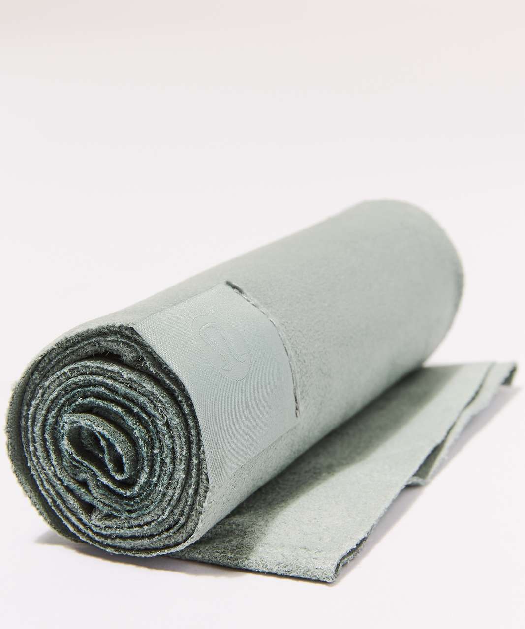 Lululemon The (Small) Towel (Taryn Toomey Collection) - Taryn Toomey Towel Misty Moss Earl Grey