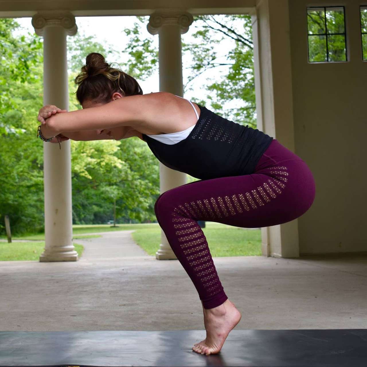 Lululemon Reveal Tank (Stripes) - Black