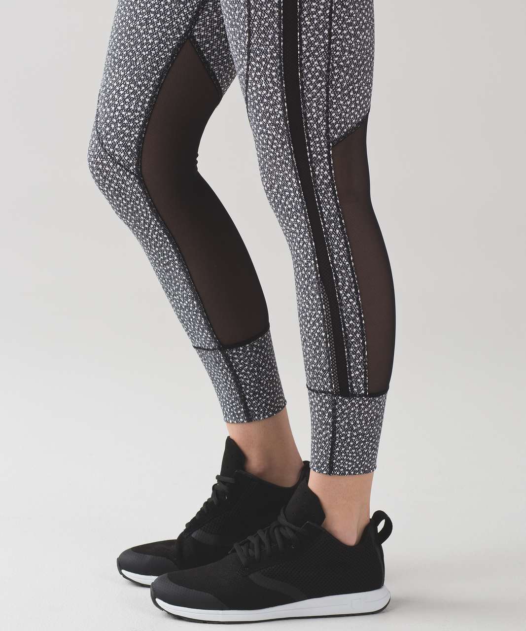 Lululemon Hit It 7/8 Tight (25") - Frozen Fizz White Black / Black