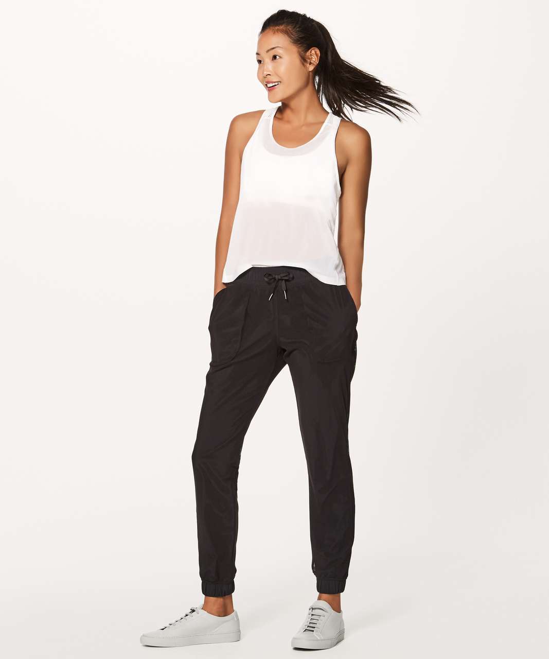 Lululemon Women's Jogger Sweatpants Pleated Front Black Pattern