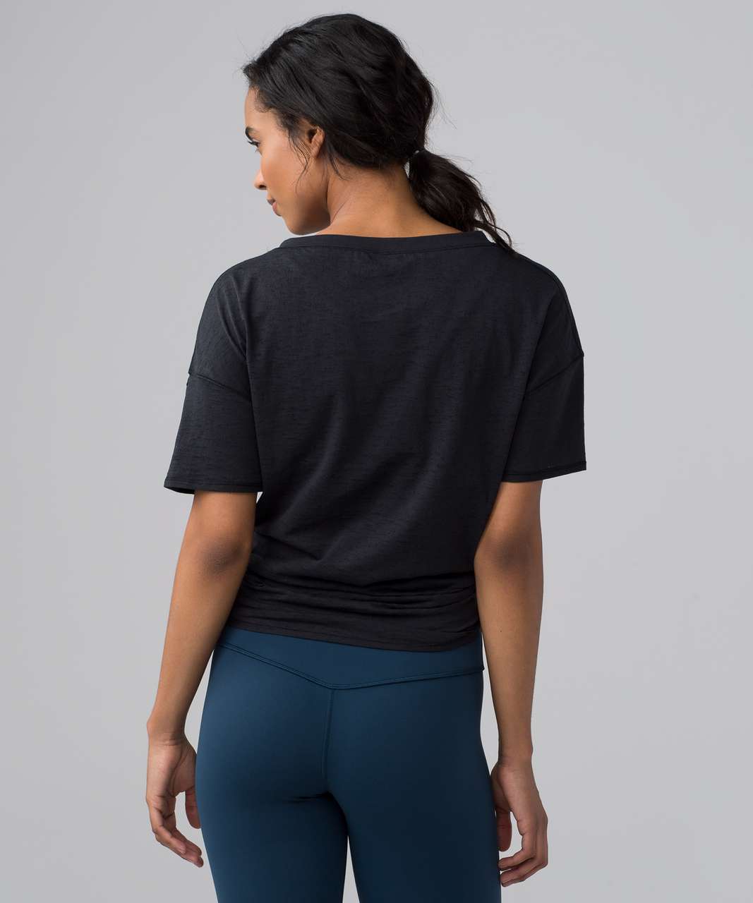 Lululemon Lightweight Mesh Reversible Yoga T-Shirt - Black - lulu fanatics