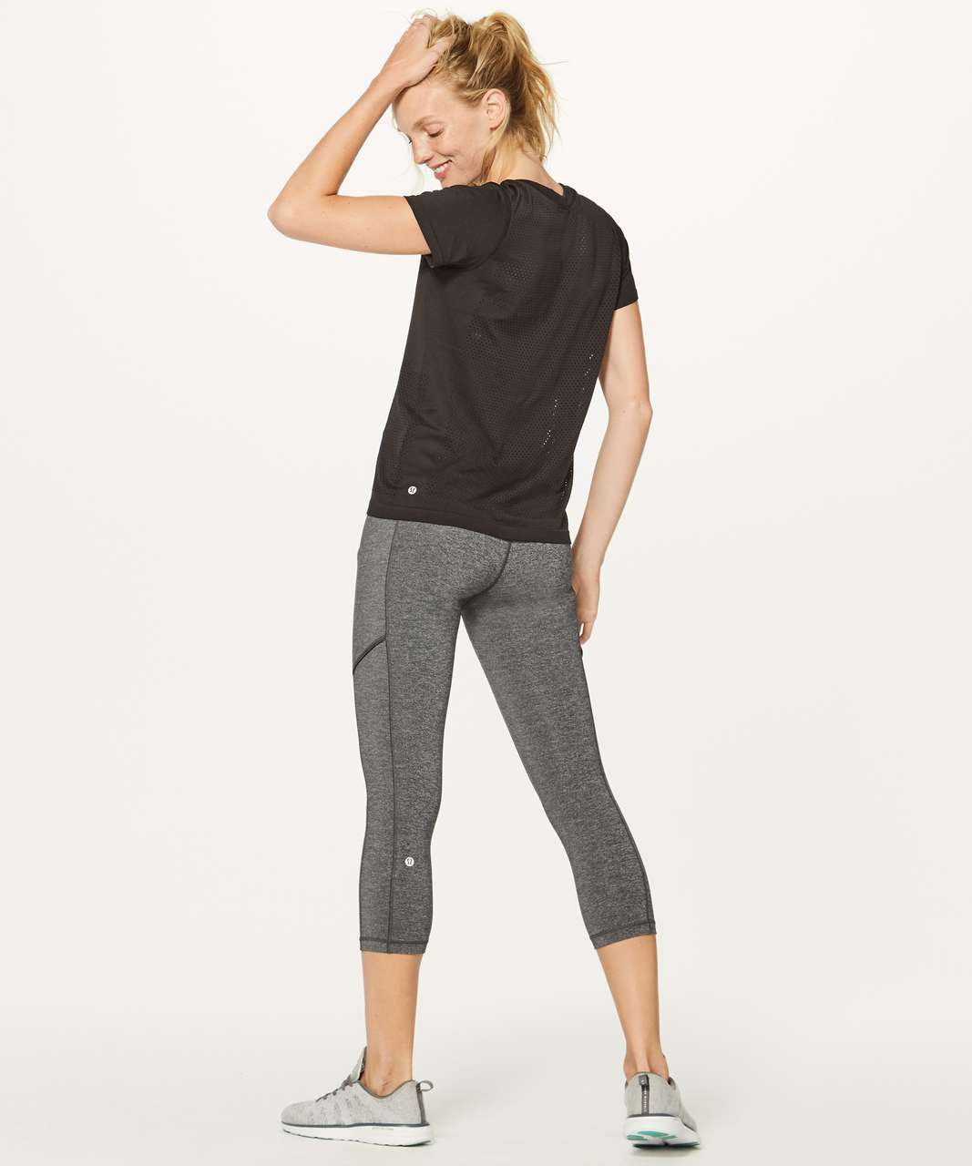 Lululemon Breeze By Short Sleeve - Black / Black