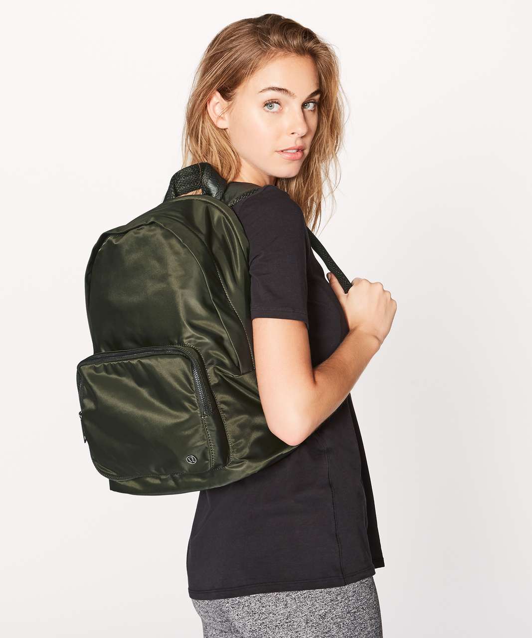 Lululemon Everywhere Backpack (17L) - Dark Olive - lulu fanatics