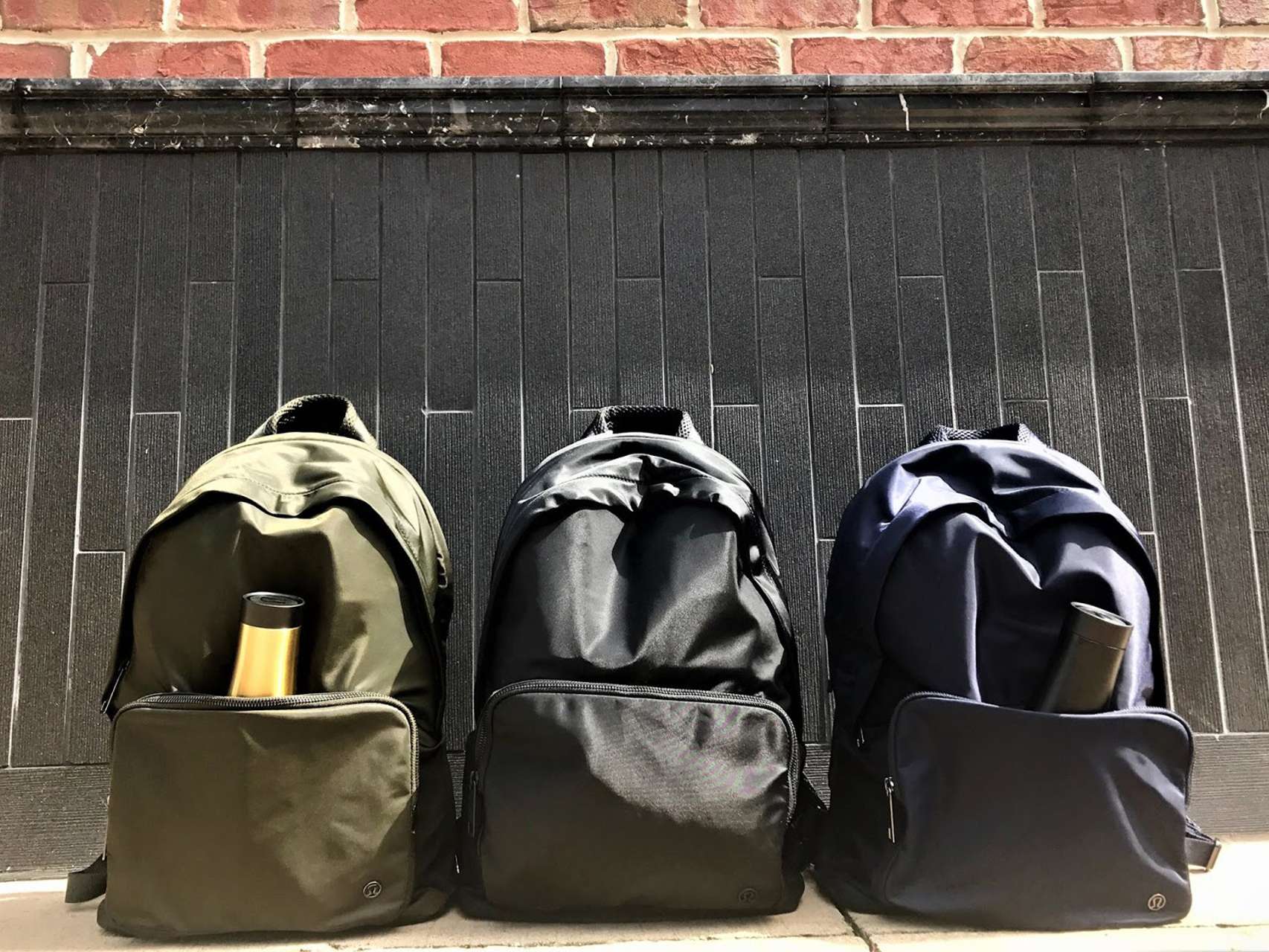 Lululemon Everywhere Backpack (17L) - Dark Olive