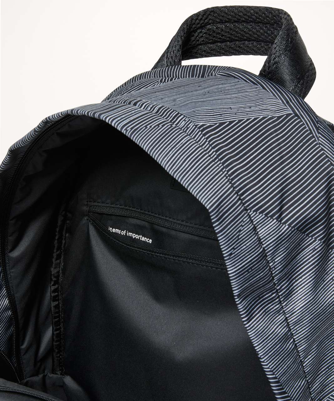 Lululemon Everywhere Backpack (17L) - Etch Maxi Ice Grey Black