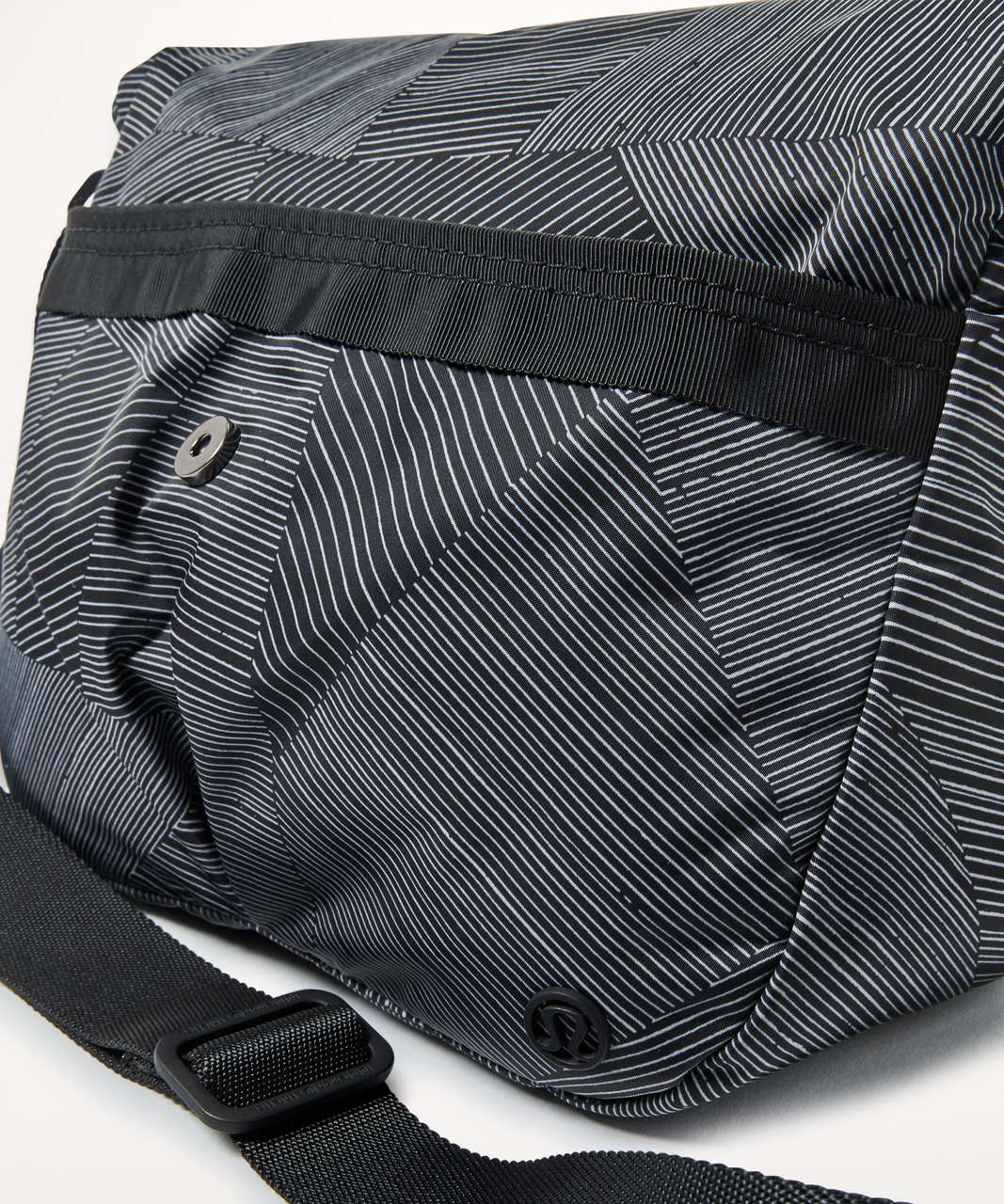 Lululemon Festival Bag II *5L - Etch Maxi Ice Grey Black / Black