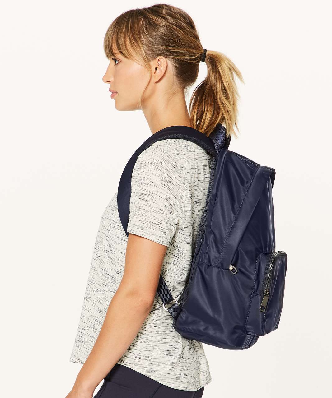 Lululemon Everywhere Backpack (17L) - Midnight Navy