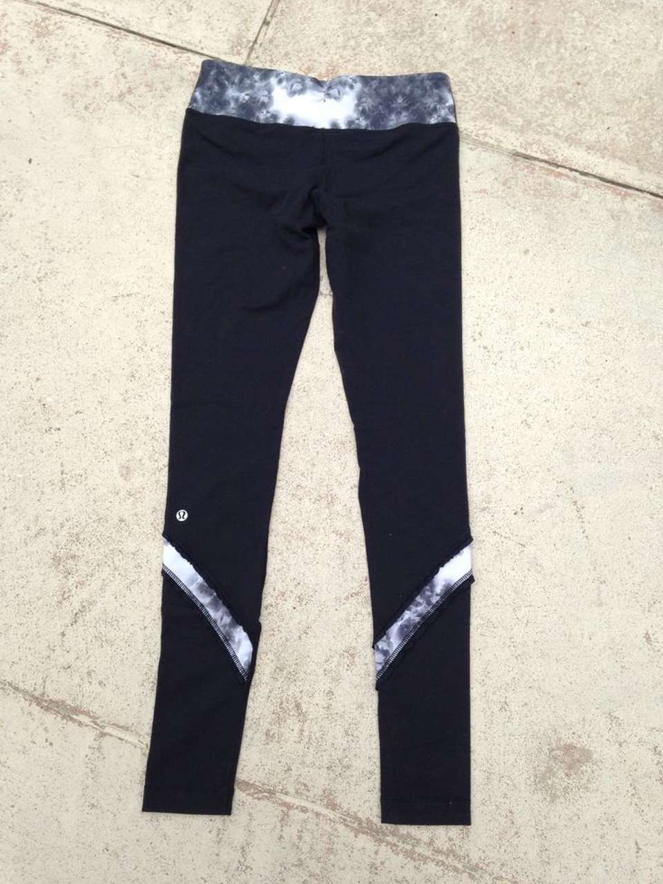 Lululemon Yogi Dance Pant - Black / Black Roses Print