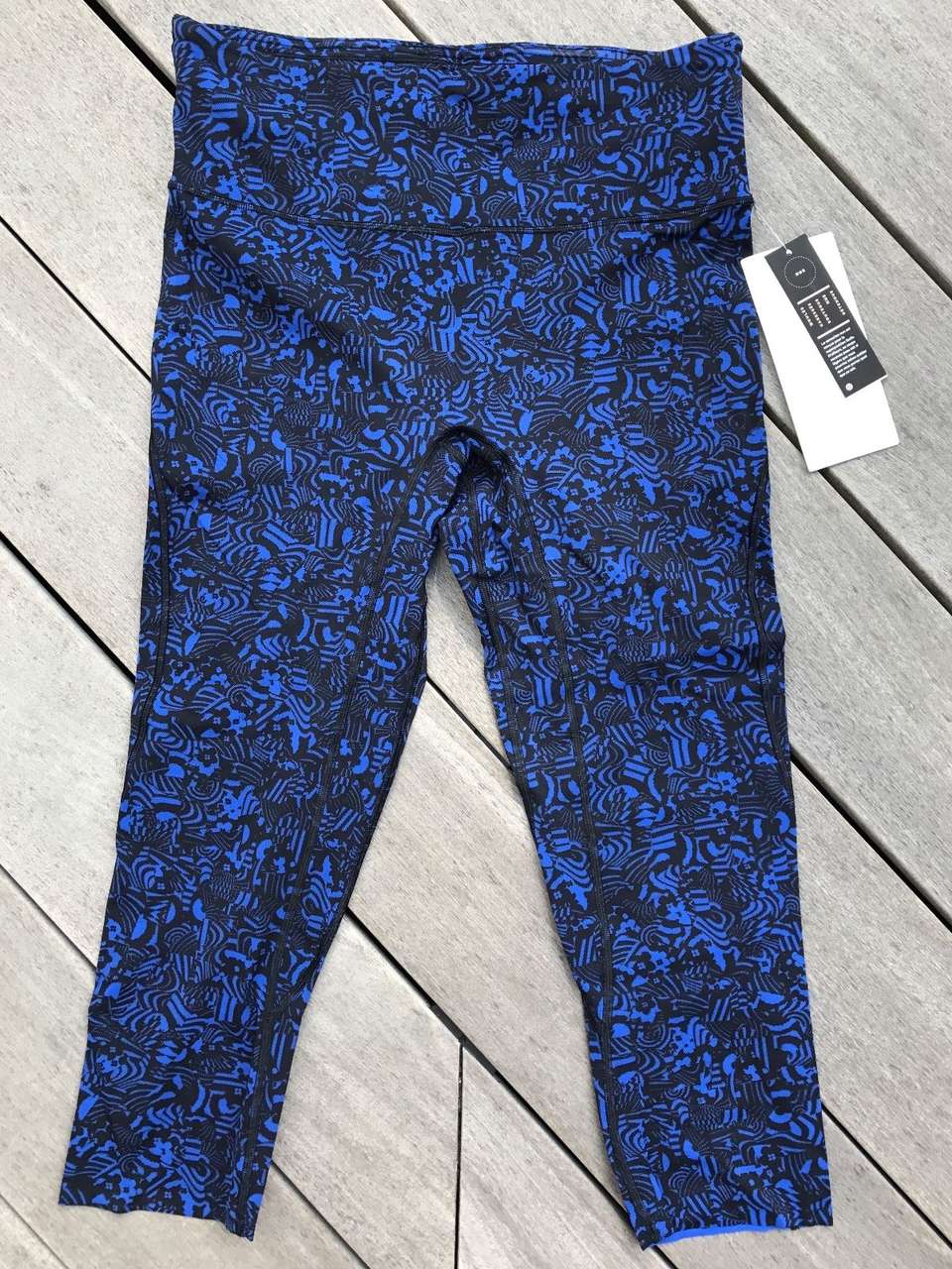 Lululemon Crop Legging Crops. 2014 SEAWHEEZE Half-Marathon Size Women's 6