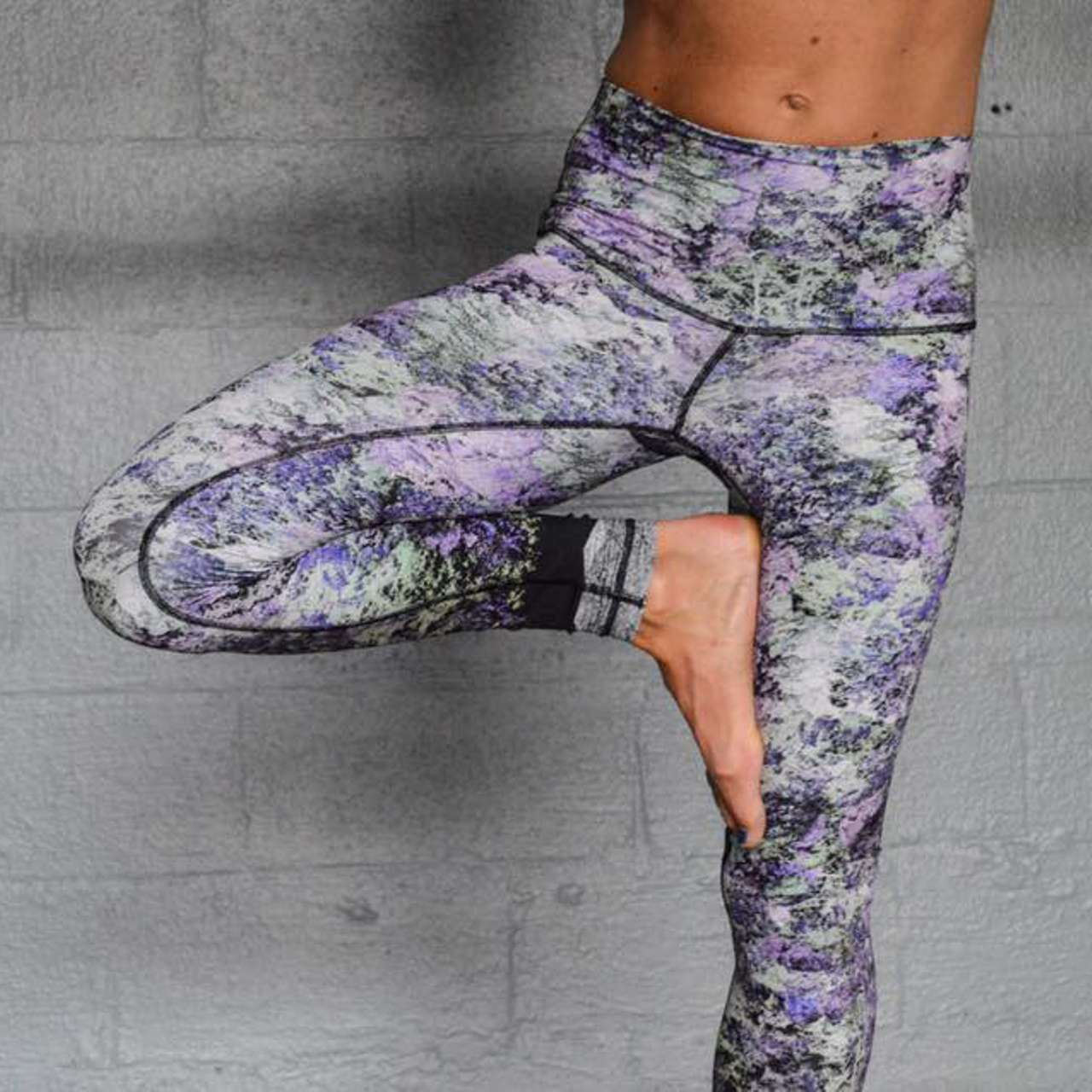 Lululemon Wunder Under Hi-Rise Tight (Nulux 28) Vivid Vision 50g Multi  Black Size 6 - $55 - From Jenny