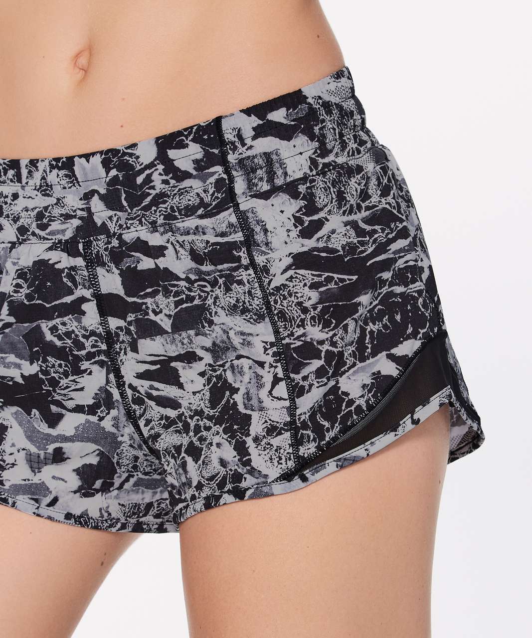 Lululemon Hotty Hot Short II (2.5") - Interlaced Alpine White Black / Black