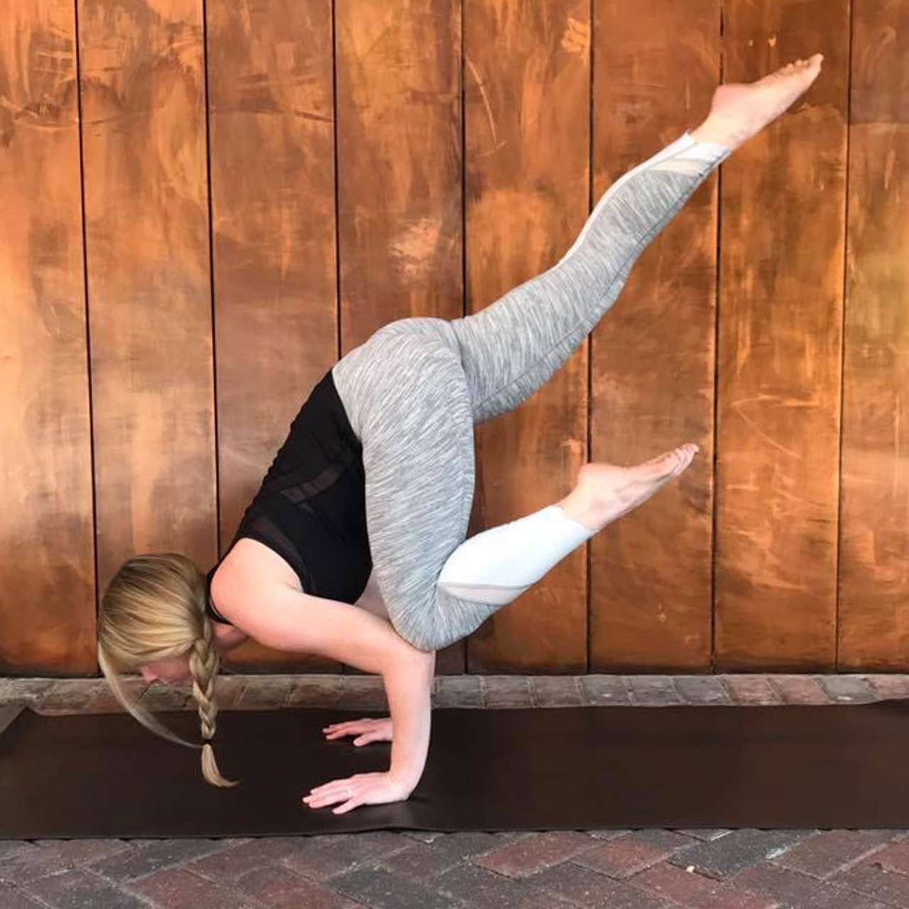 Lululemon Fresh In Mesh Tank - Black