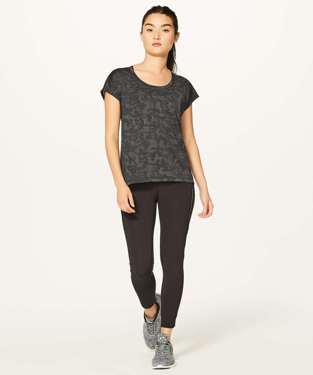 LULULEMON ATHLETICA Deep Camo MILES AHEAD Short Sleeve Top/ Shirt