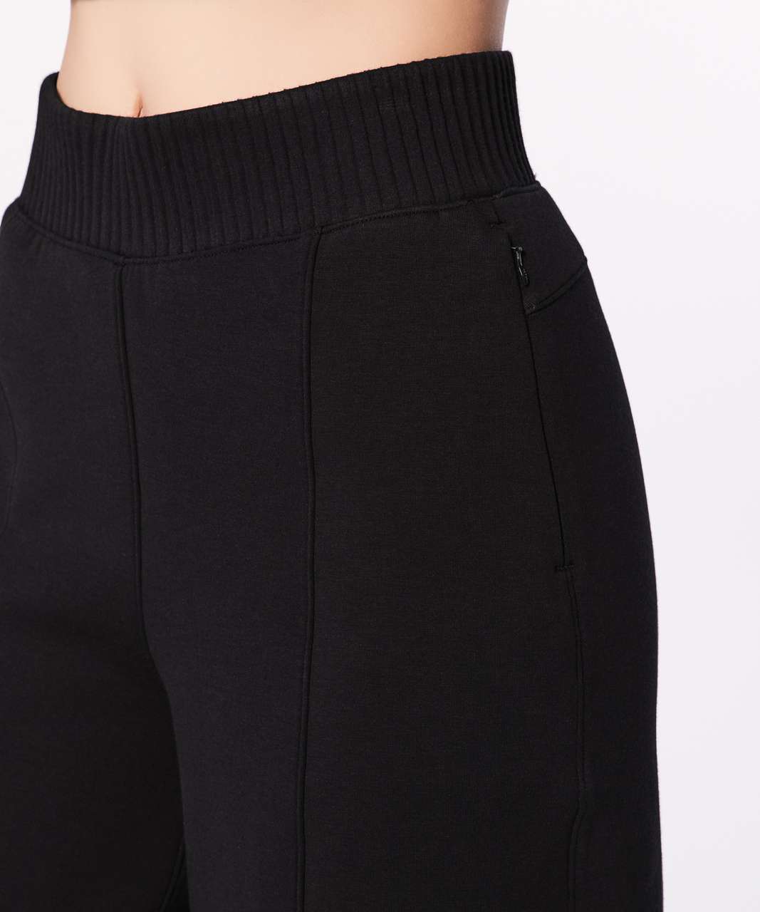 Lululemon New Form Crop (17") - Black