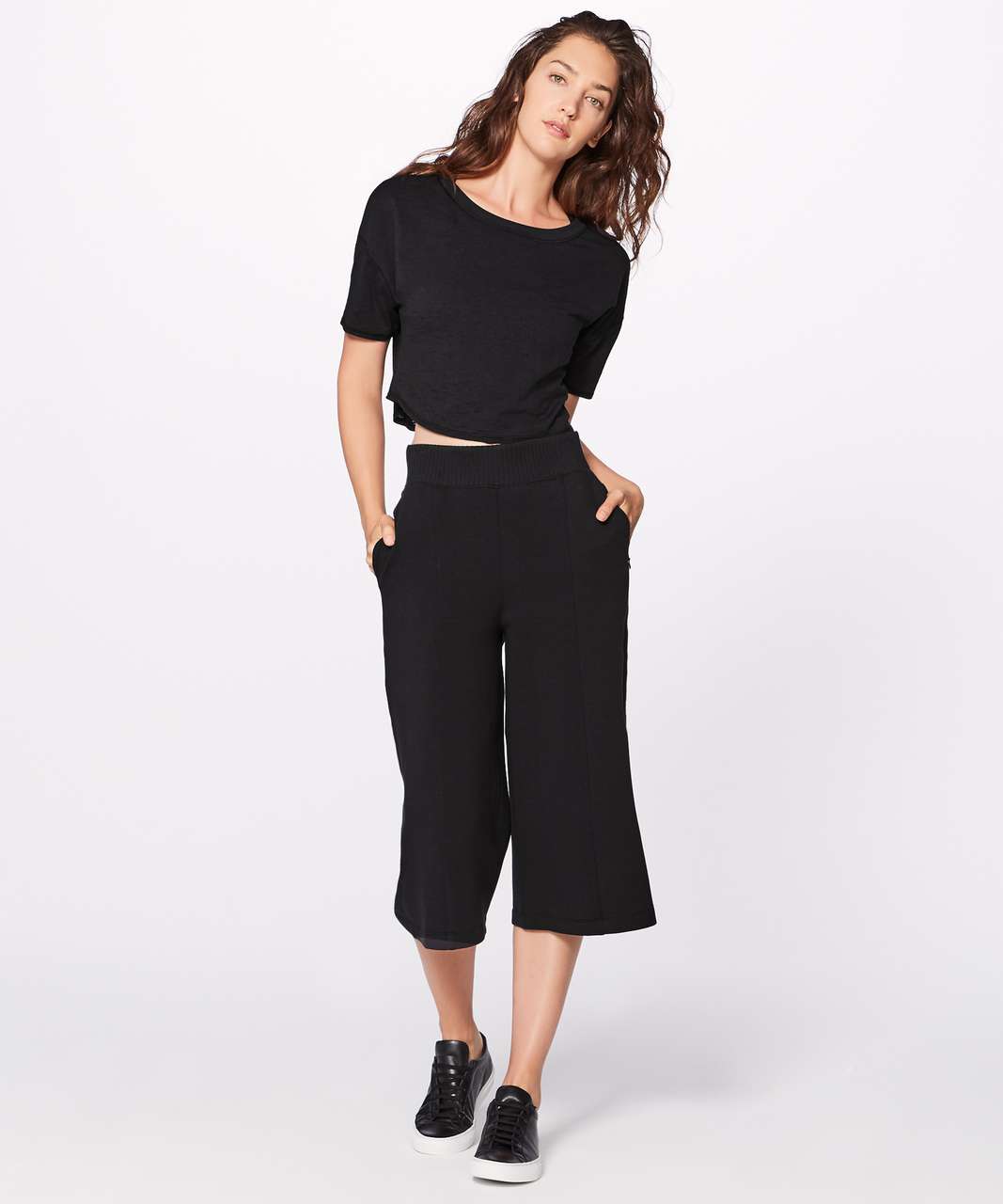 Lululemon New Form Crop (17) - Black - lulu fanatics