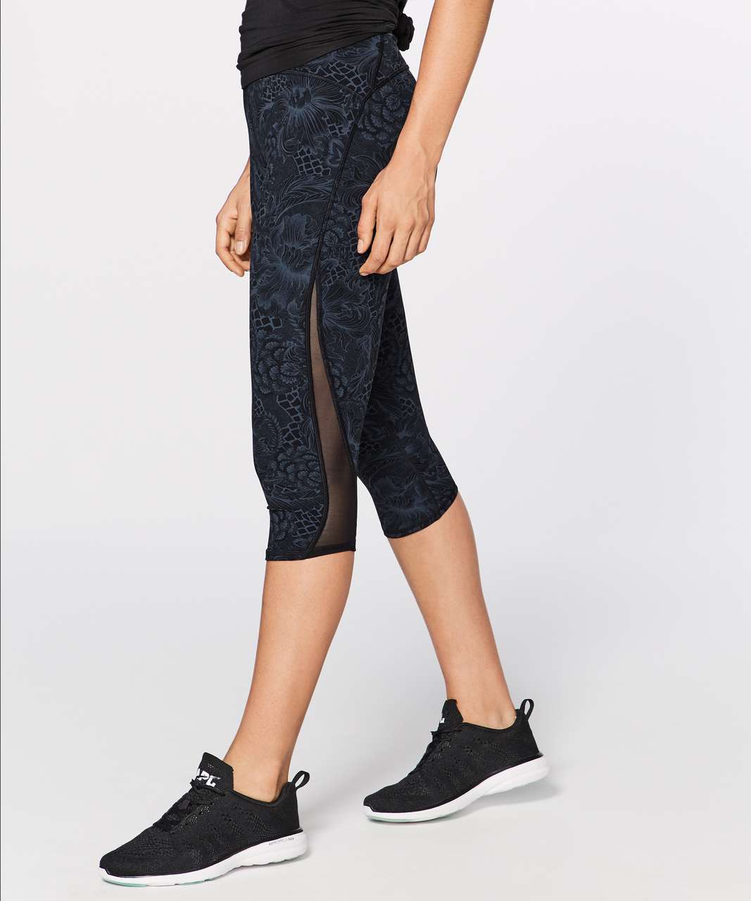 Lululemon Train Times Crop (17") - Nouveau Mach Blue Black