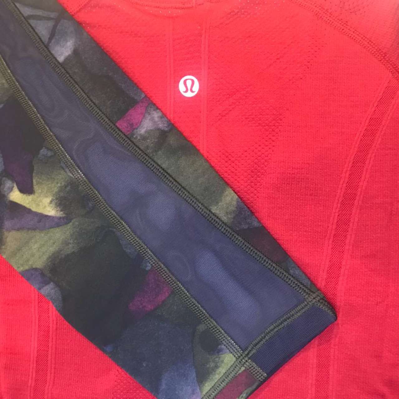 LULULEMON Train Times 7/8 Aura Dark Chrome Multi / - Depop