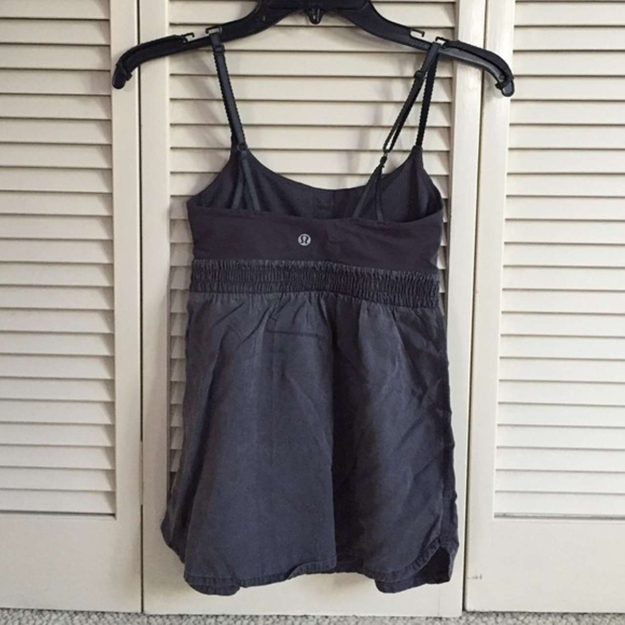 Lululemon blissful bend tank top black crop top sports bra size 8