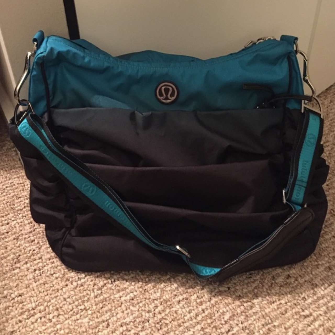 Lululemon Hot Yoga Hobo - Surge / Black