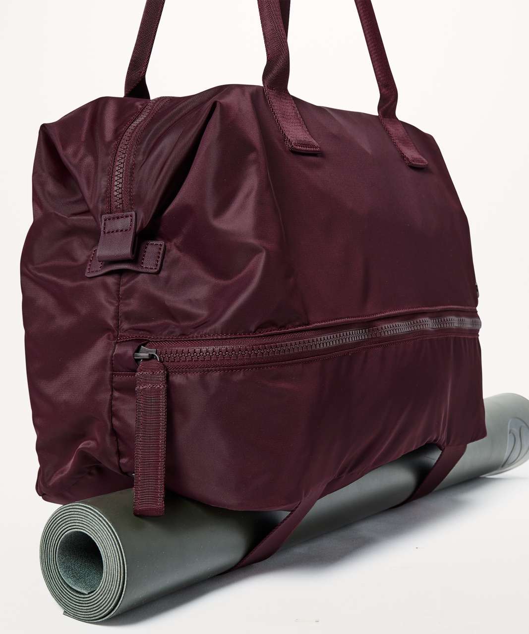 Lululemon Go Lightly Duffel (32L) - Garnet