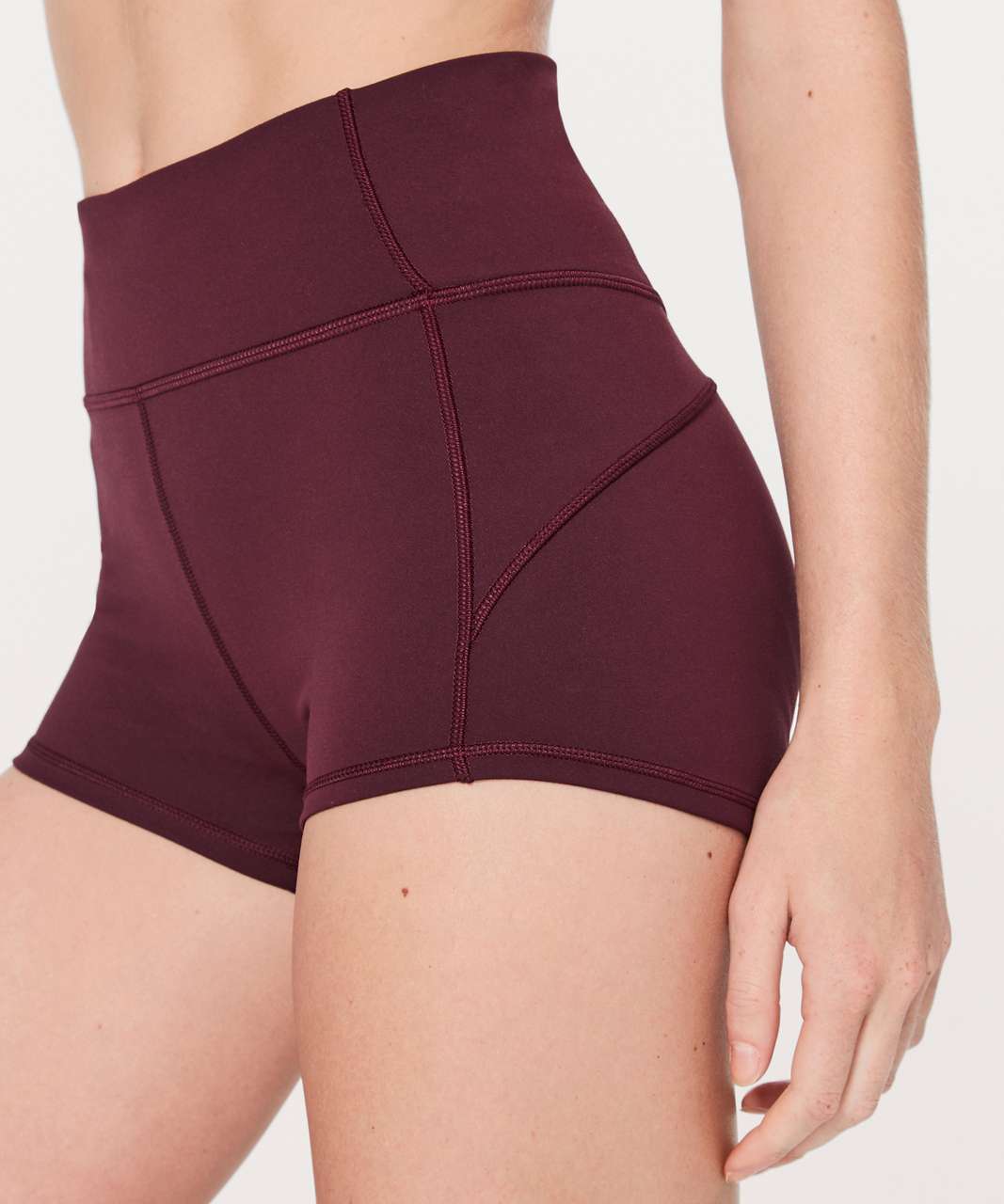 Lululemon In Movement Short (Everlux 2.5") - Garnet