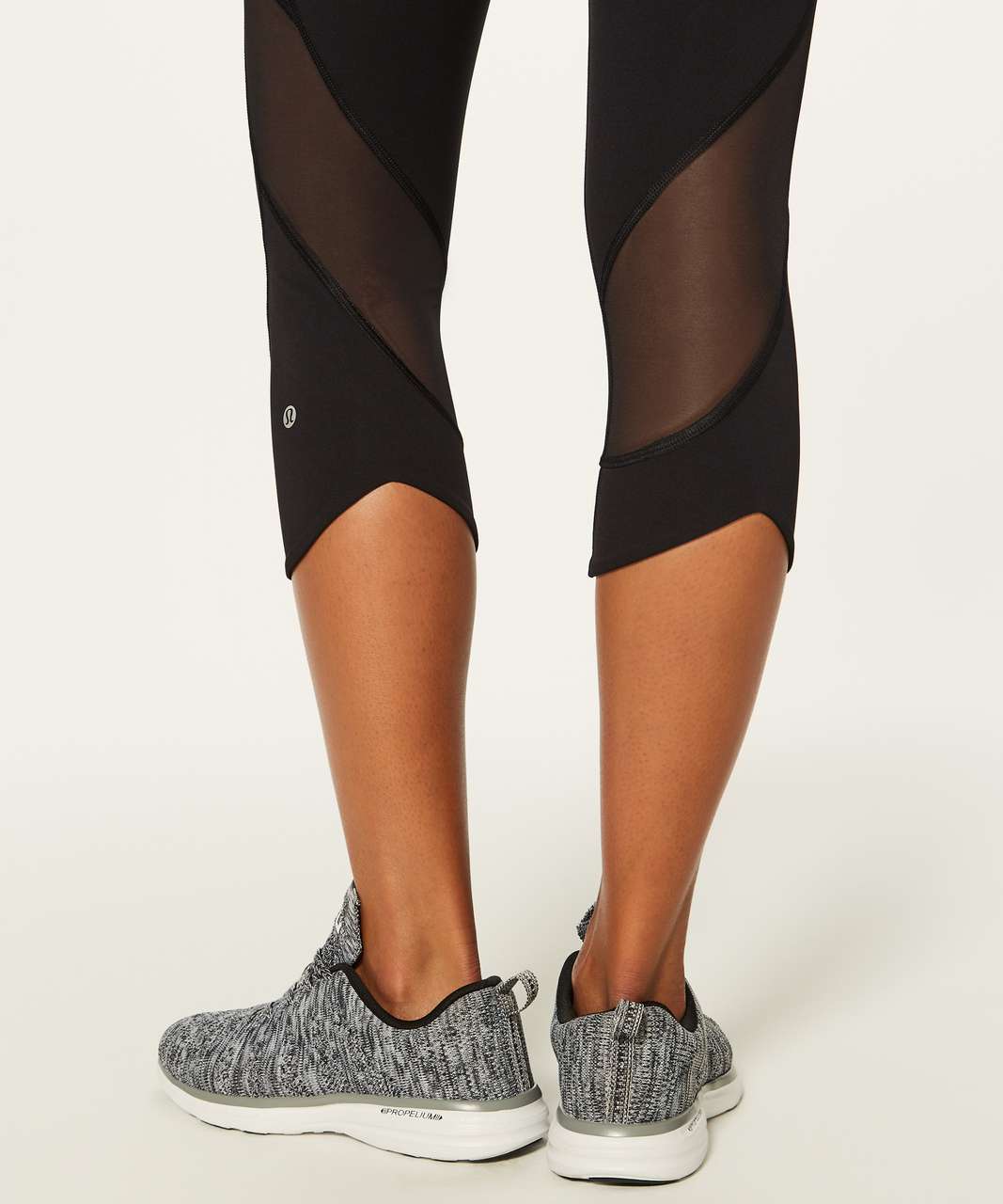 Lululemon Fresh In Mesh Crop (19) - Black - lulu fanatics