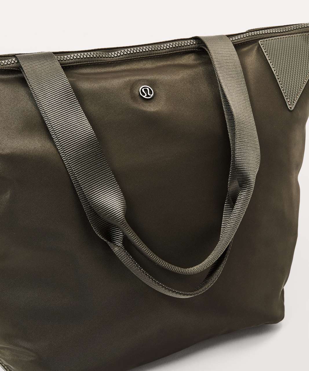 Lululemon Acute Tote 23L - Dark Olive