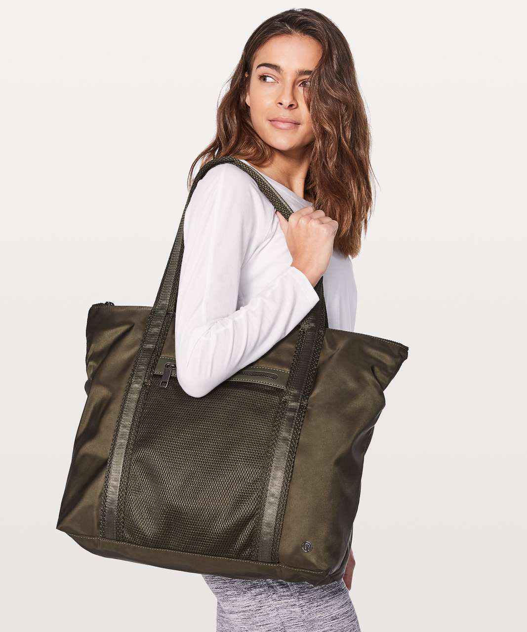 Lululemon Everywhere Tote 20L - Dark Olive - lulu fanatics