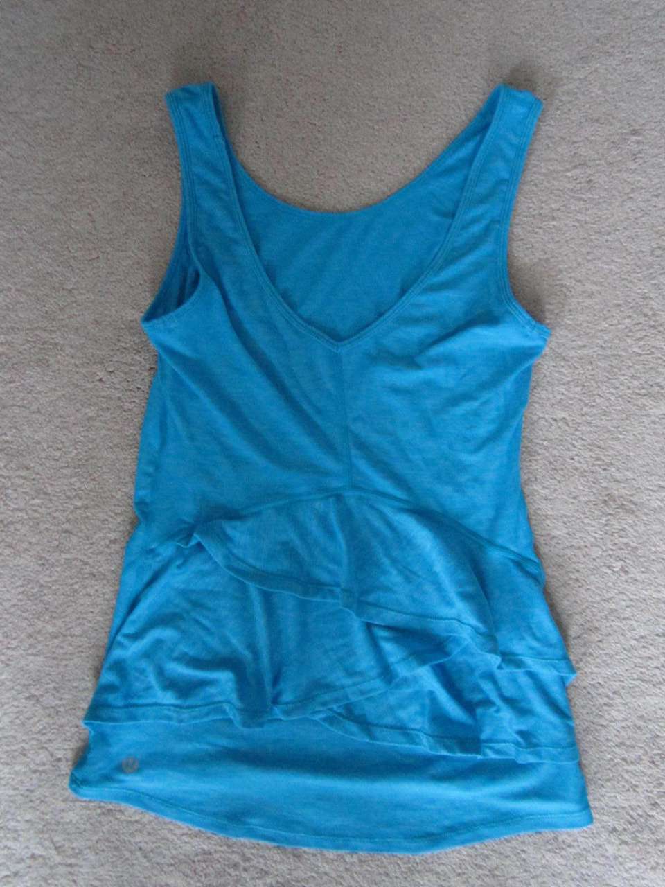 Lululemon Hustle and Bustle Tank  EUC Size 6* Black/Black Stripe